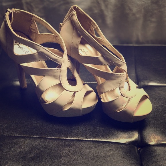 Strappy High Heels - Picture 1 of 3